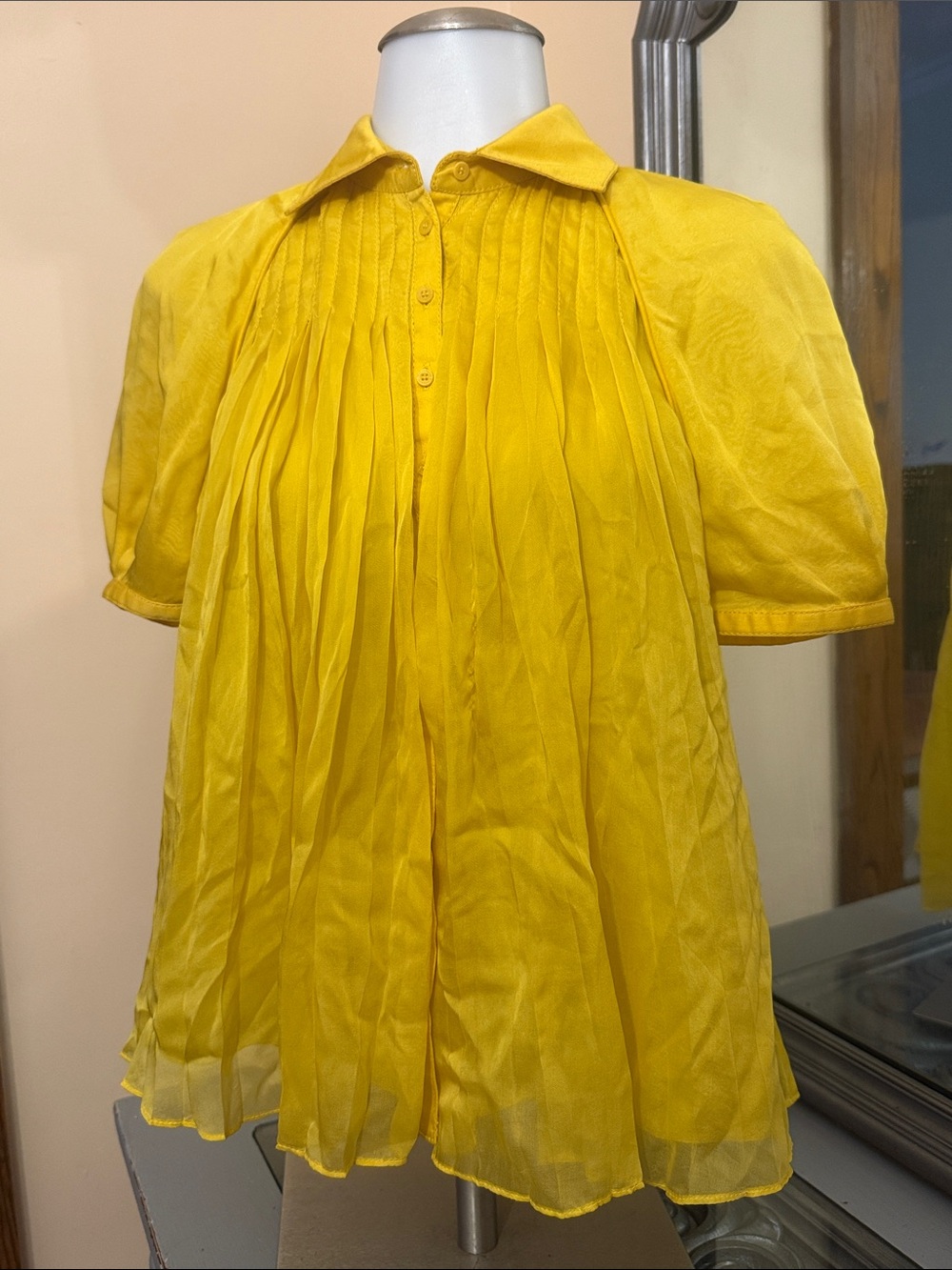 Catherine Malandrino 4 Petite 100% Silk Yellow Pleated Short Sleeve Blouse